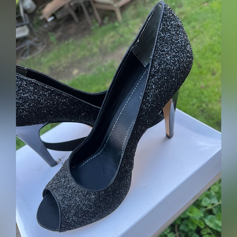 Nine West Peep Toe Sequin Heels Size 9.5M STUNNING!
